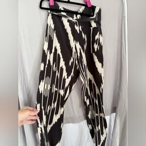 Theory Black and White paper bag waist Pants with Abstract Design 100% silk